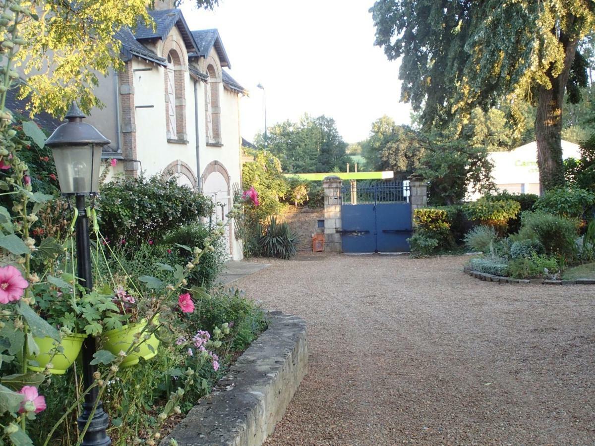 France Petit Chateau Apartment Loué Exterior photo